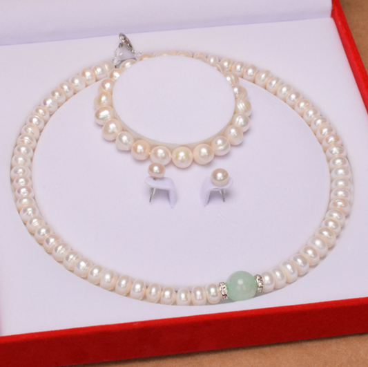Natural Freshwater Pearl Necklace and Bracelet Set